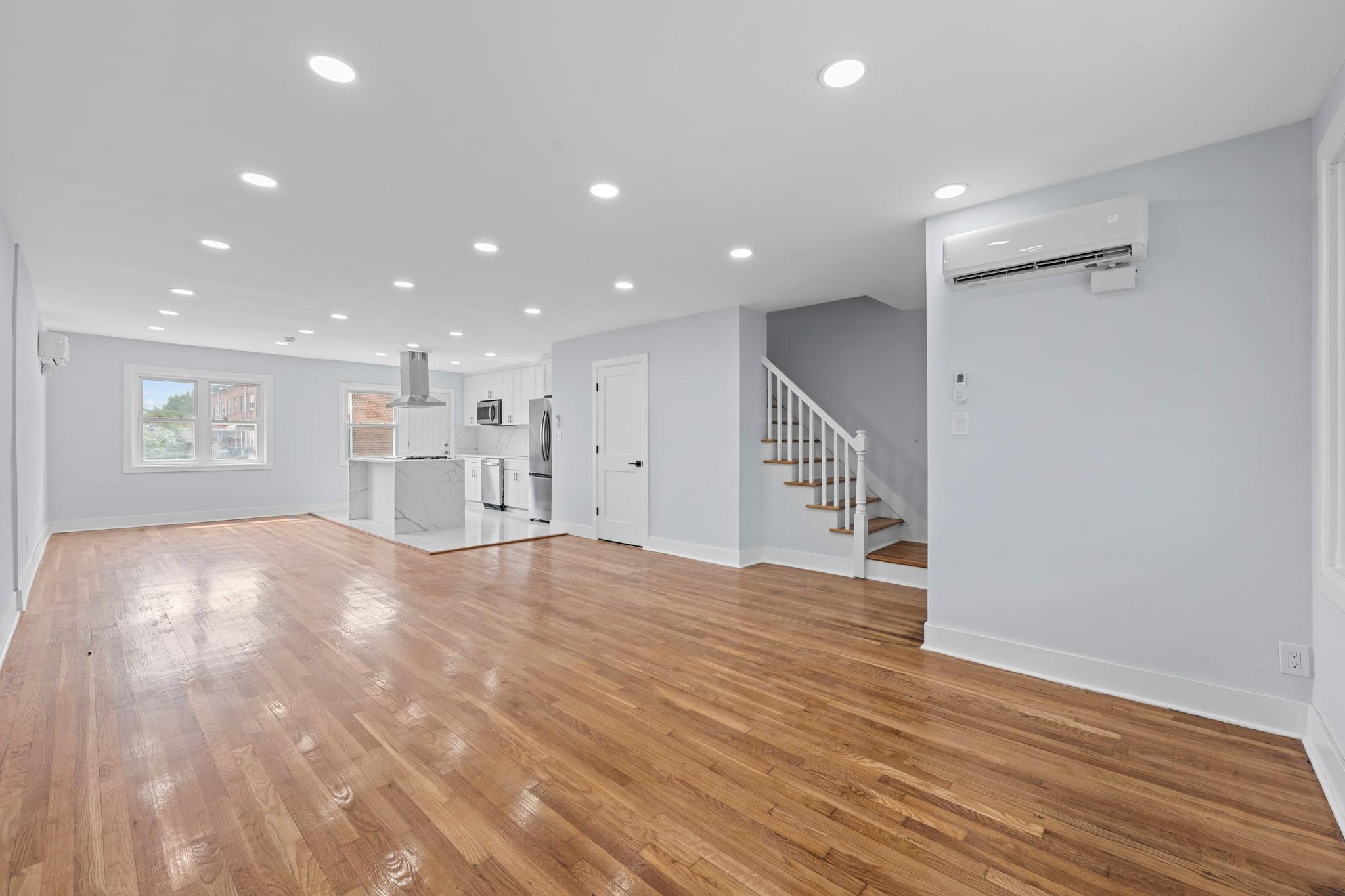 Single Family Avenue J  Brooklyn, NY 11236, MLS-880268-4