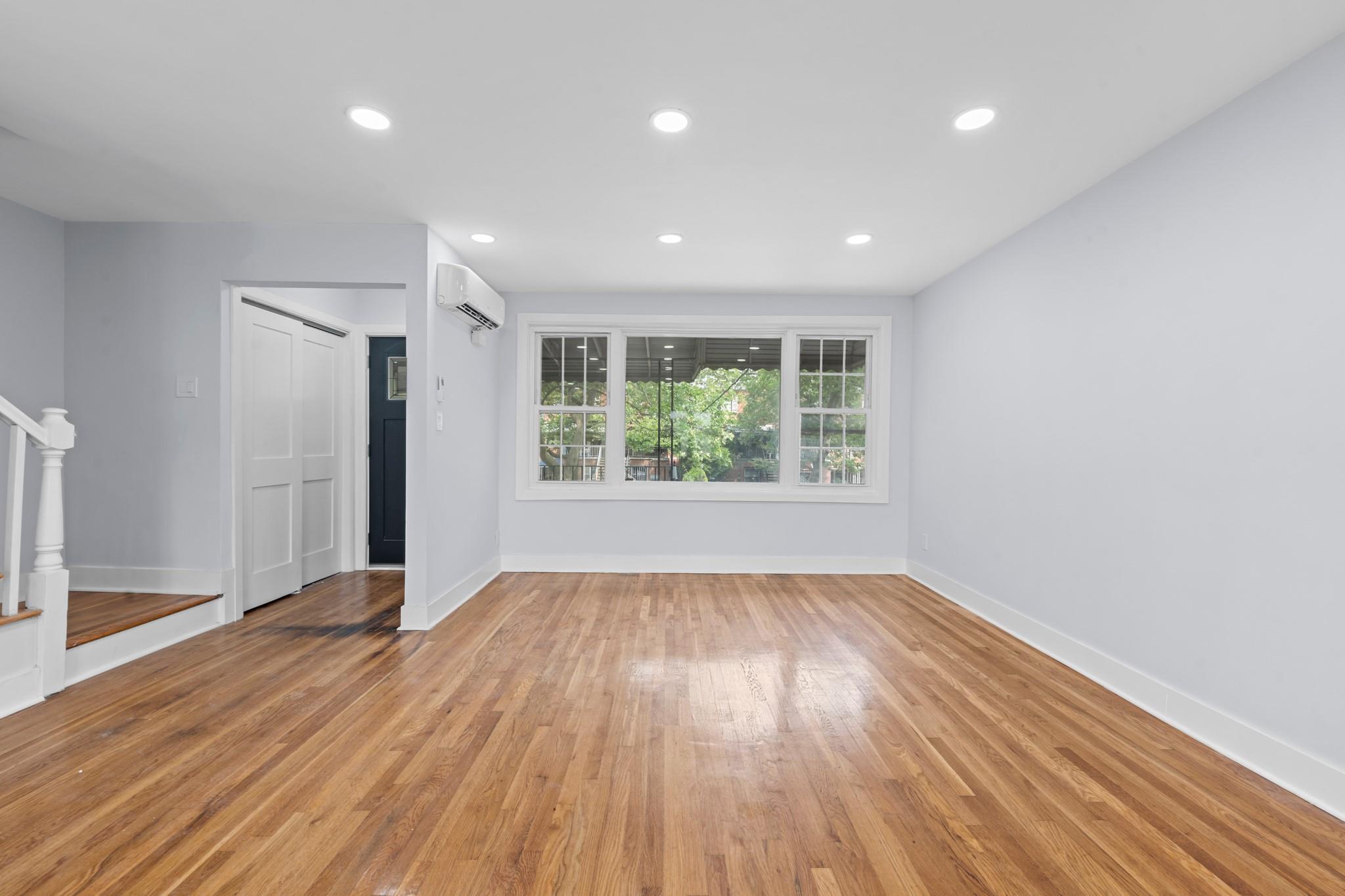 Single Family Avenue J  Brooklyn, NY 11236, MLS-880268-5
