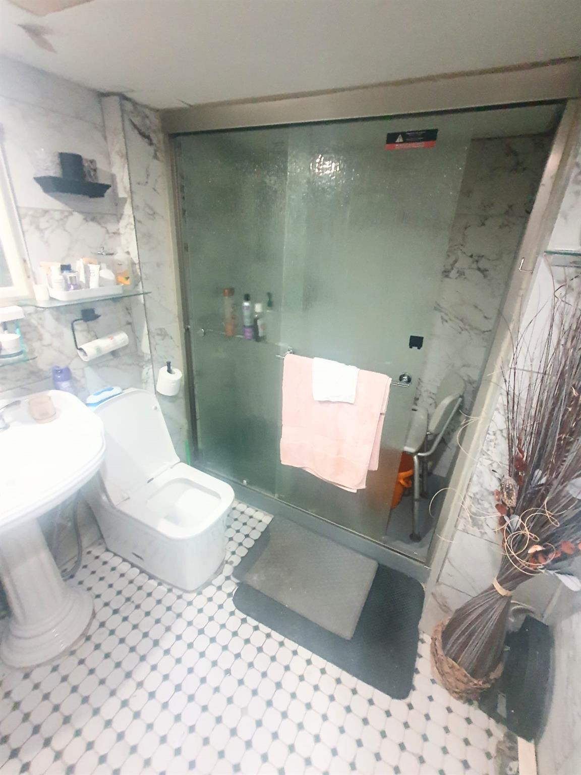Single Family Gotham  Queens, NY 11420, MLS-880276-8