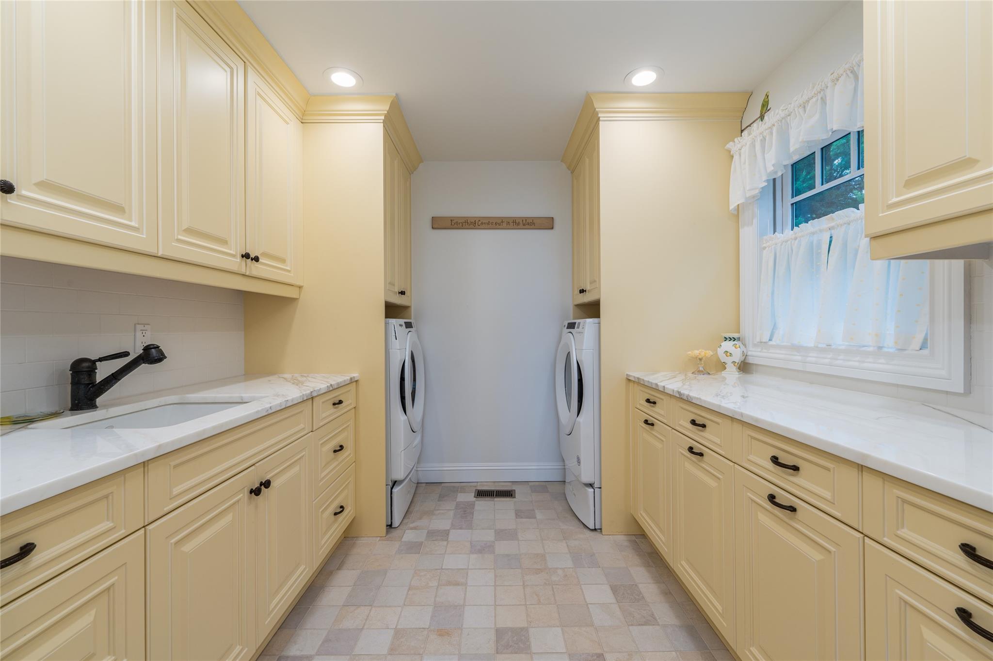 Single Family Peconic Bay  Suffolk County, NY 11948, MLS-880309-18