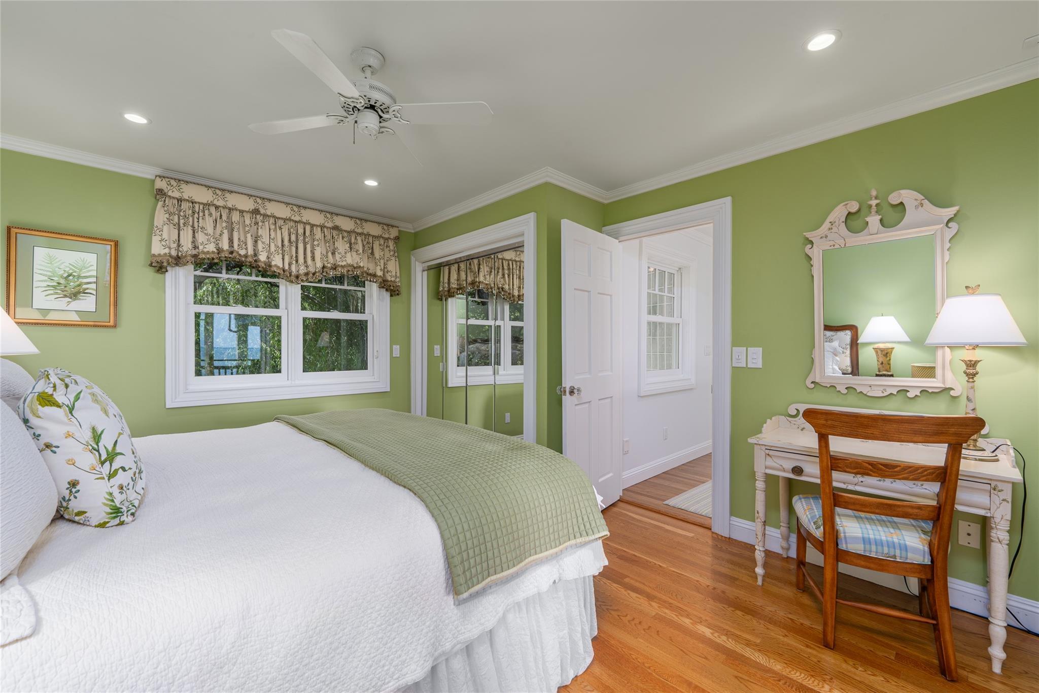 Single Family Peconic Bay  Suffolk County, NY 11948, MLS-880309-28