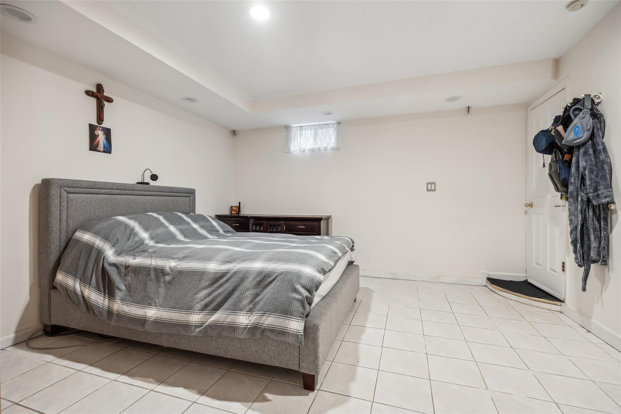 Single Family 64  Queens, NY 11364, MLS-880321-20