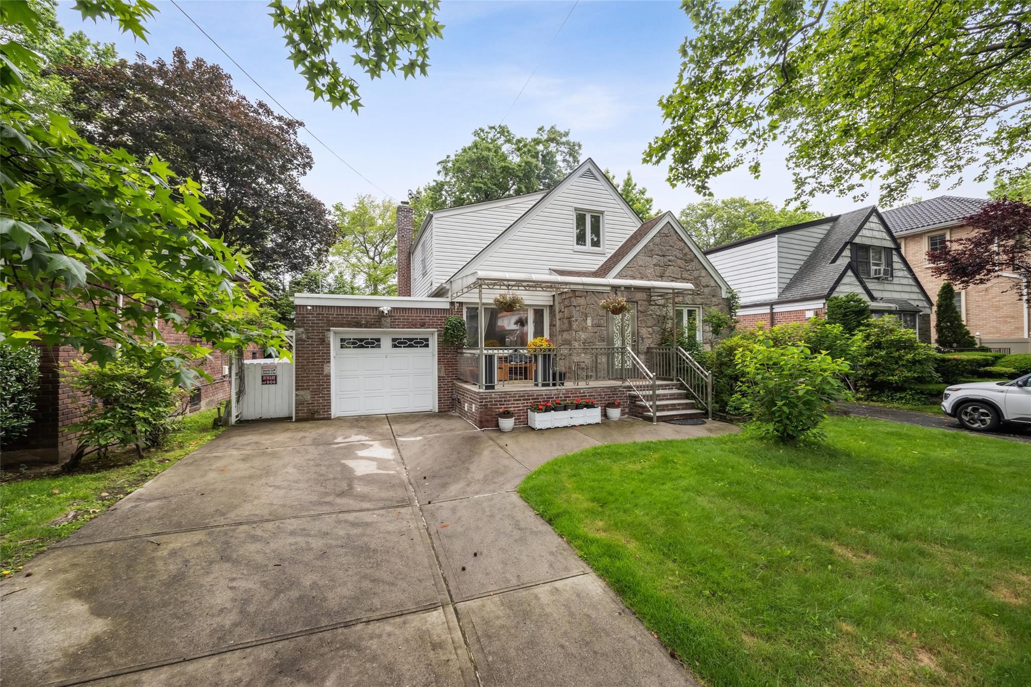 Single Family 64  Queens, NY 11364, MLS-880321-25