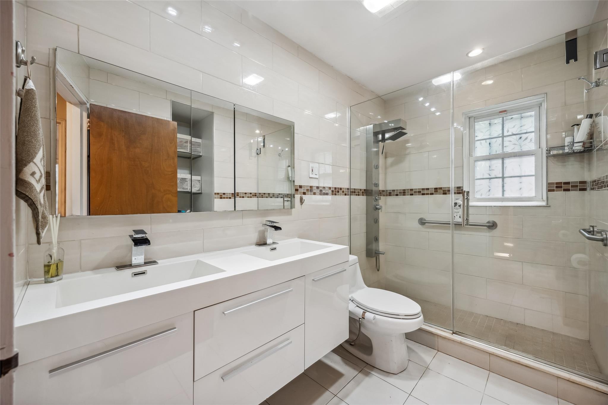 Single Family 64  Queens, NY 11364, MLS-880321-9