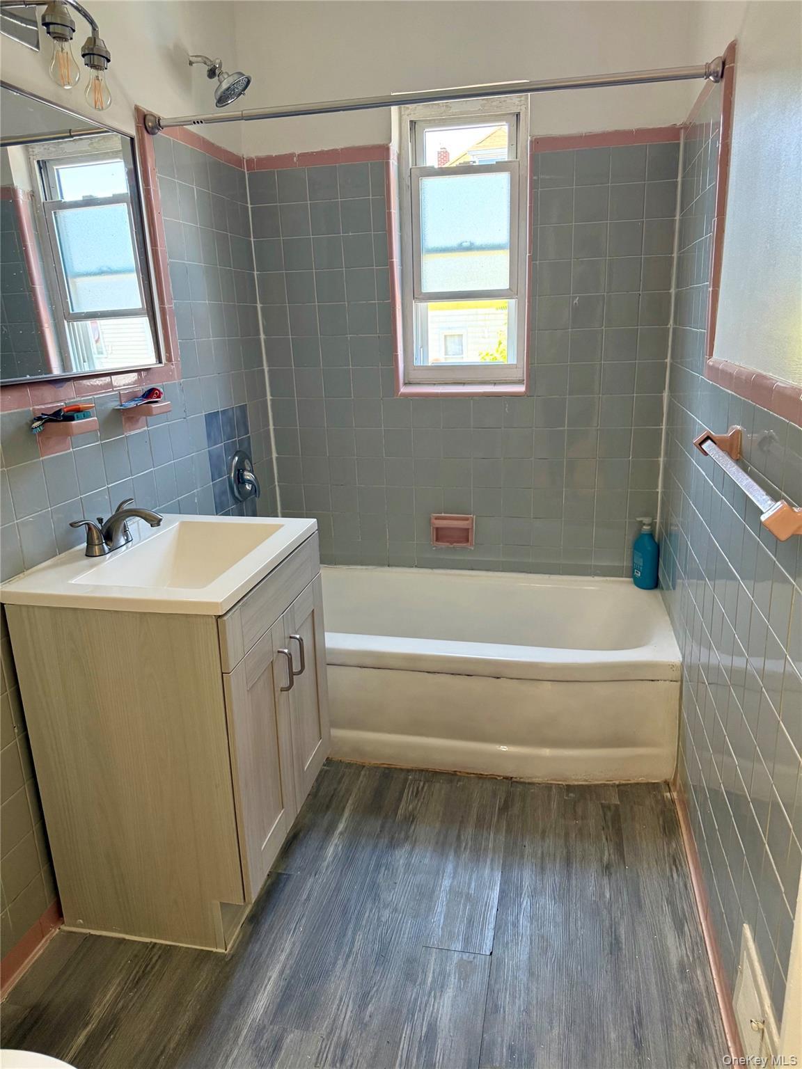 Single Family Hicks  Bronx, NY 10469, MLS-880327-13