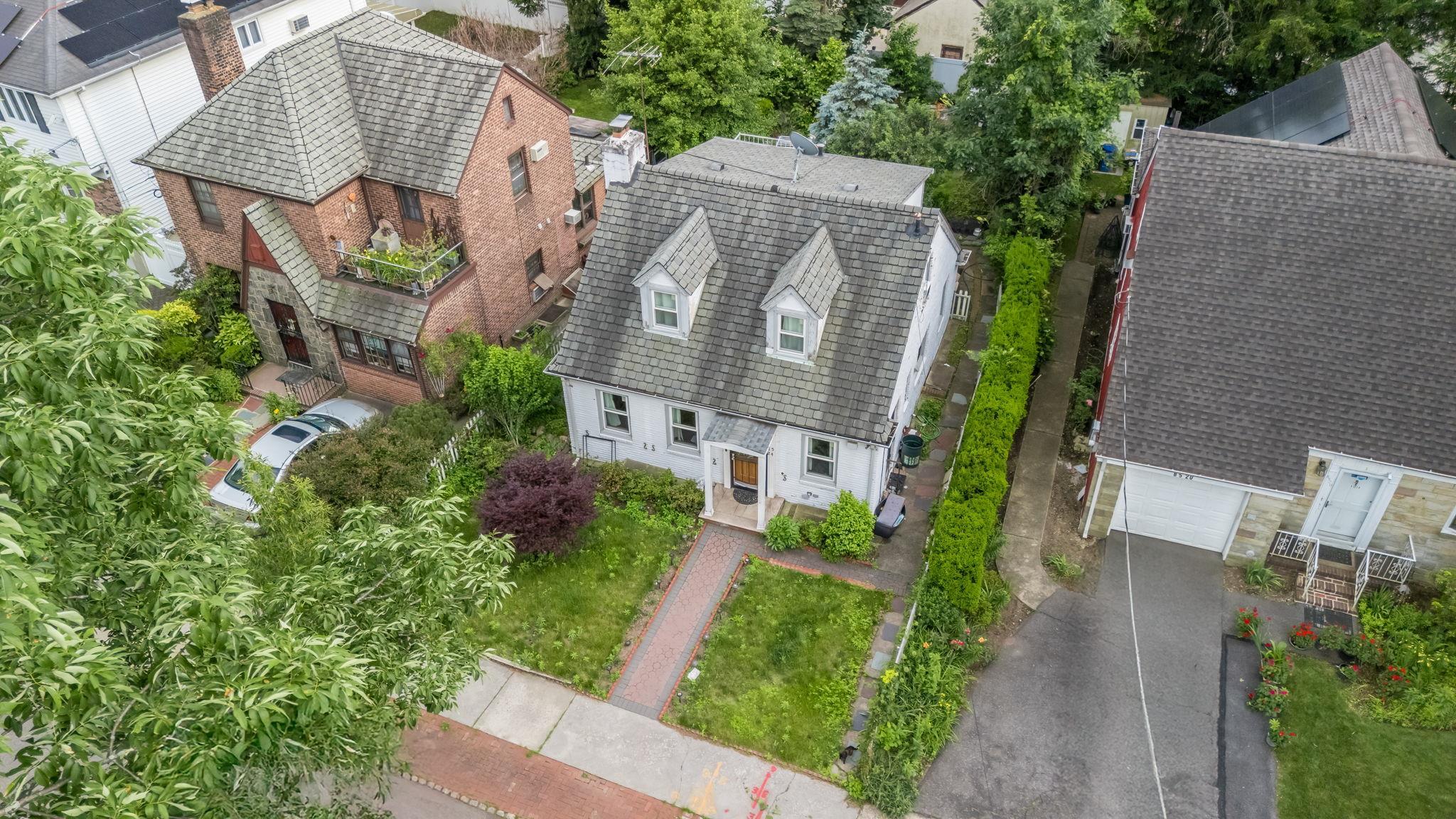 Single Family Eton  Queens, NY 11432, MLS-880328-5