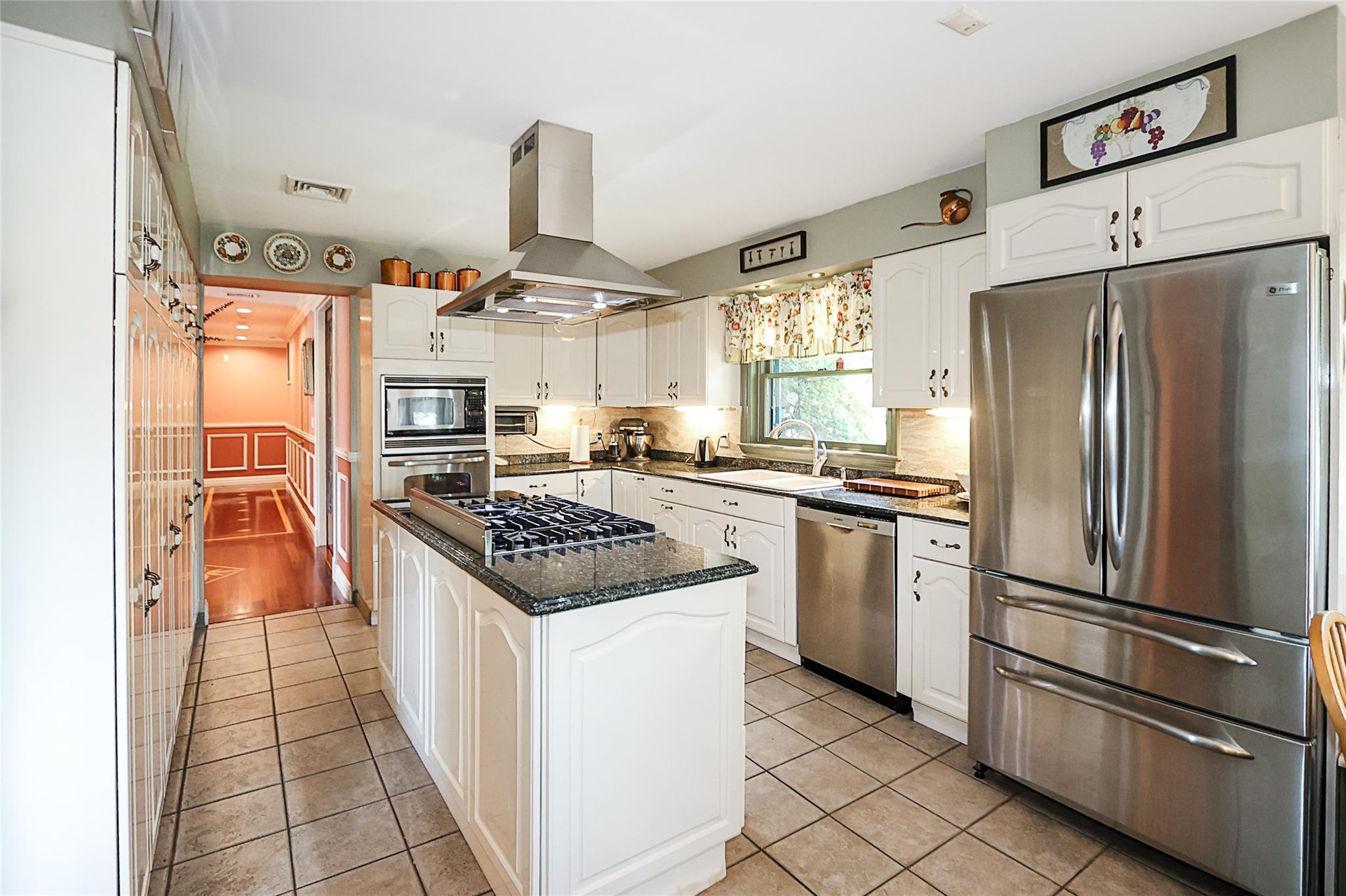 Single Family Marietta Nassau County, NY 11542, MLS-880332-13