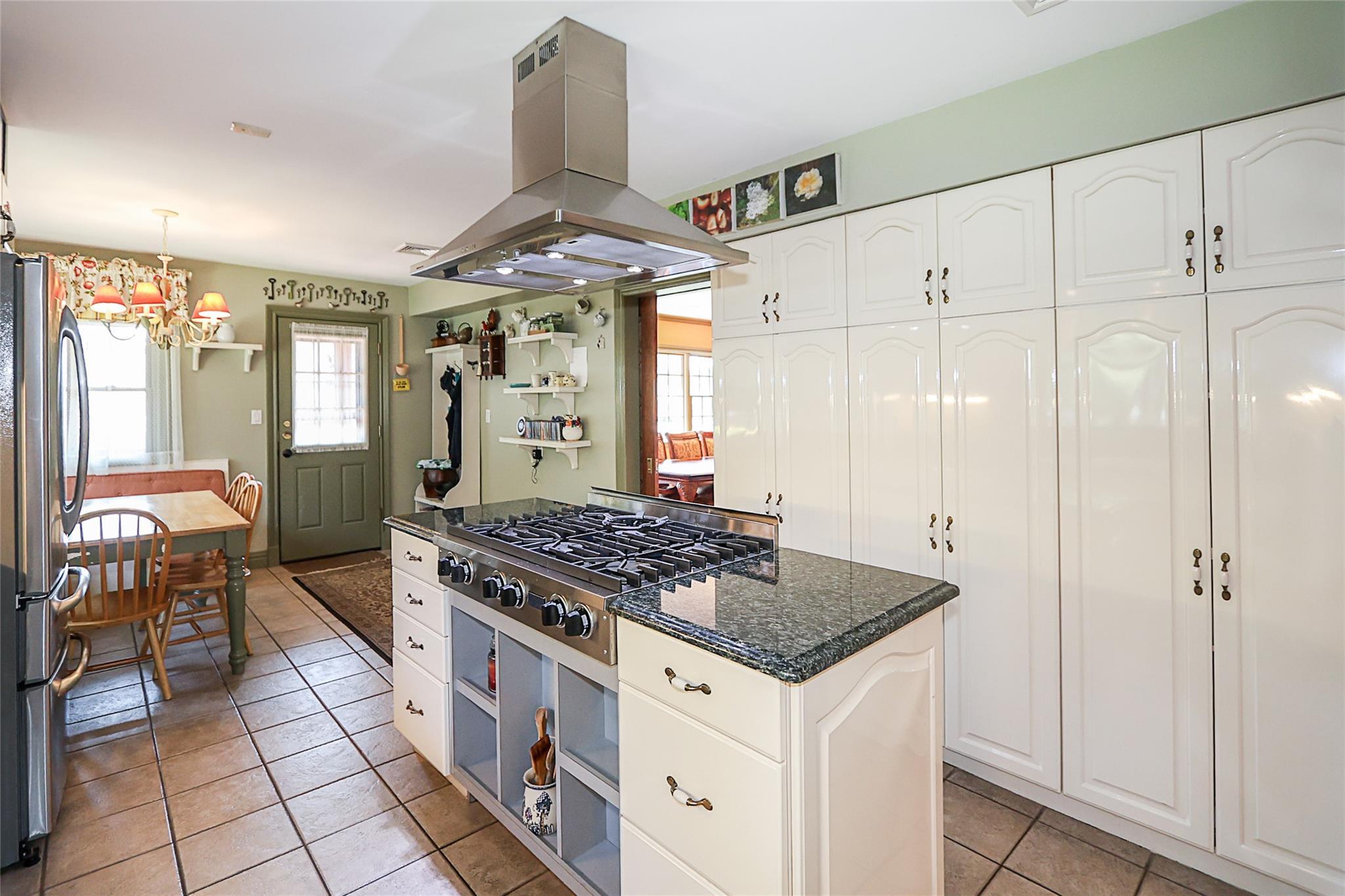 Single Family Marietta Nassau County, NY 11542, MLS-880332-16