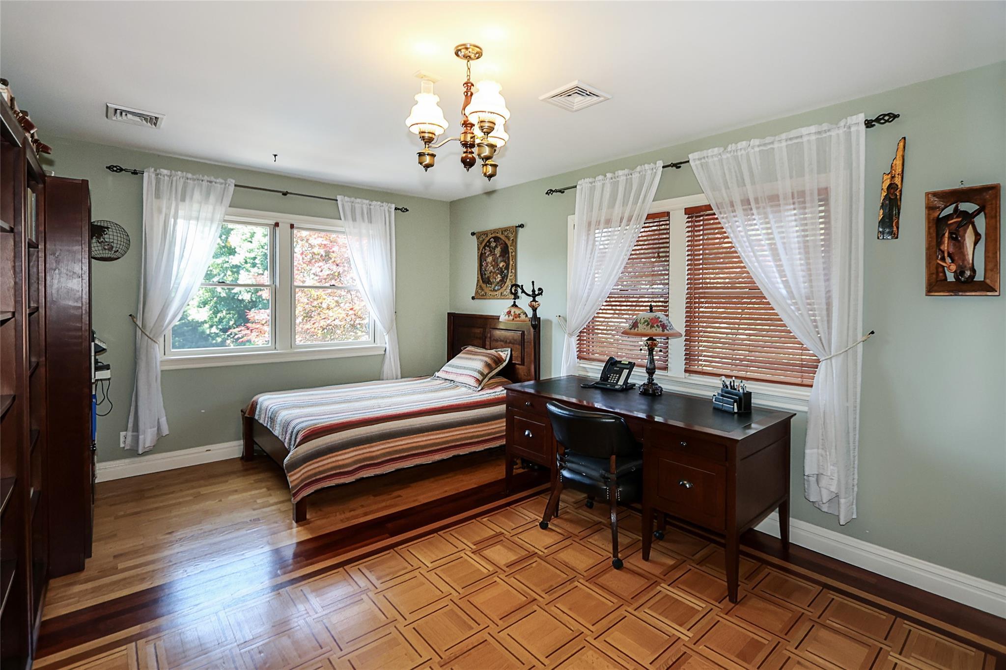 Single Family Marietta Nassau County, NY 11542, MLS-880332-22