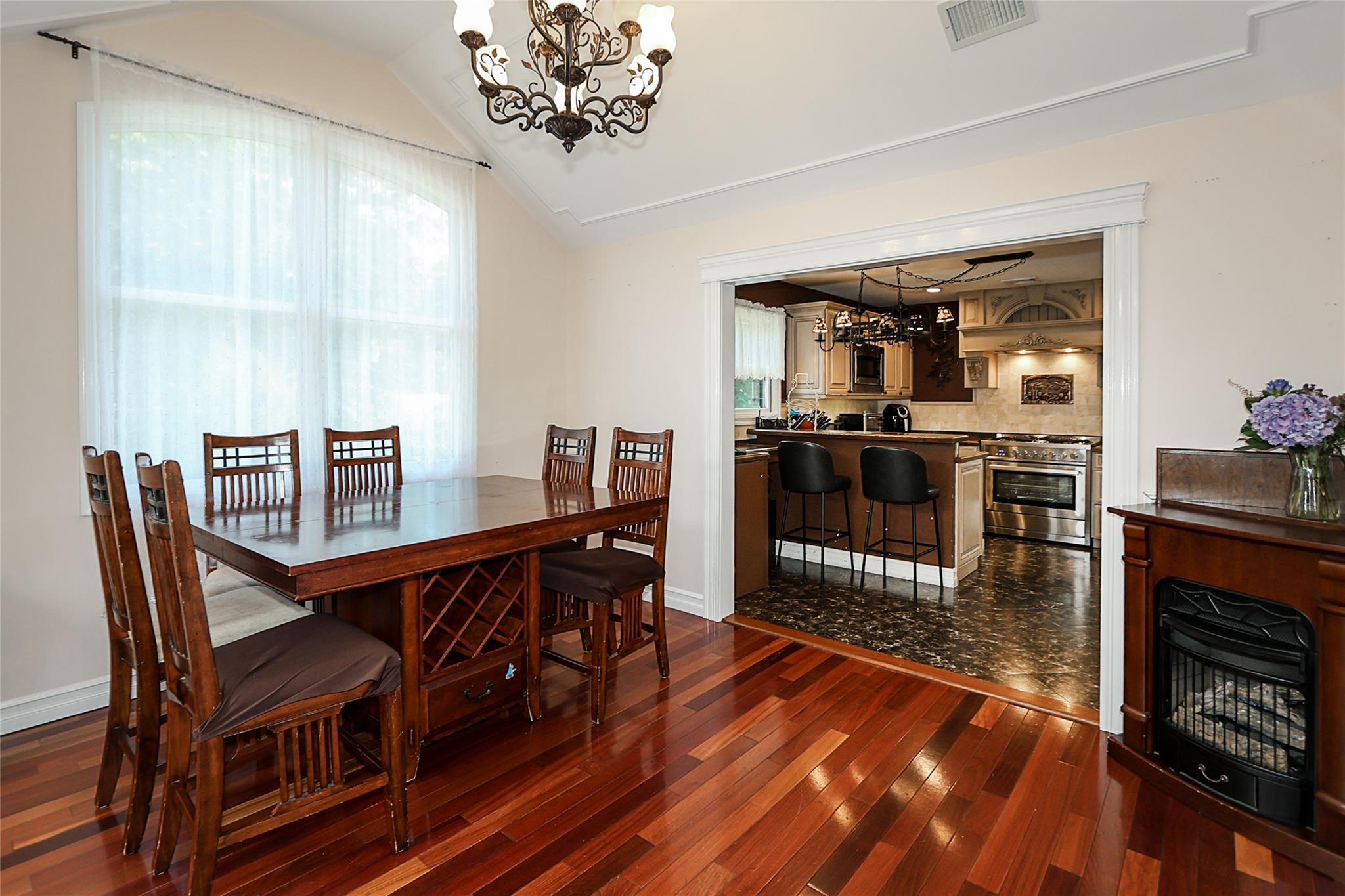 Single Family Marietta Nassau County, NY 11542, MLS-880332-25