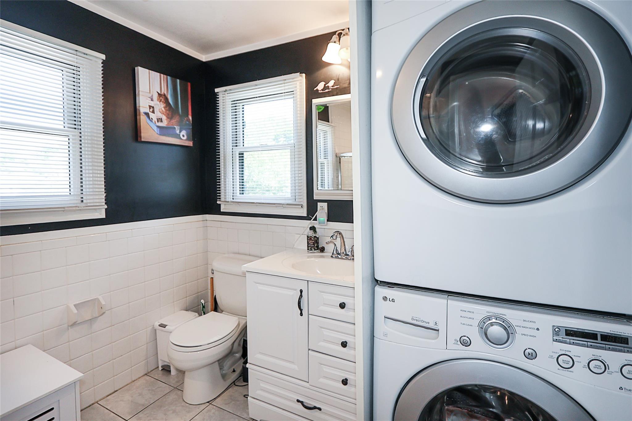 Single Family Marietta Nassau County, NY 11542, MLS-880332-35