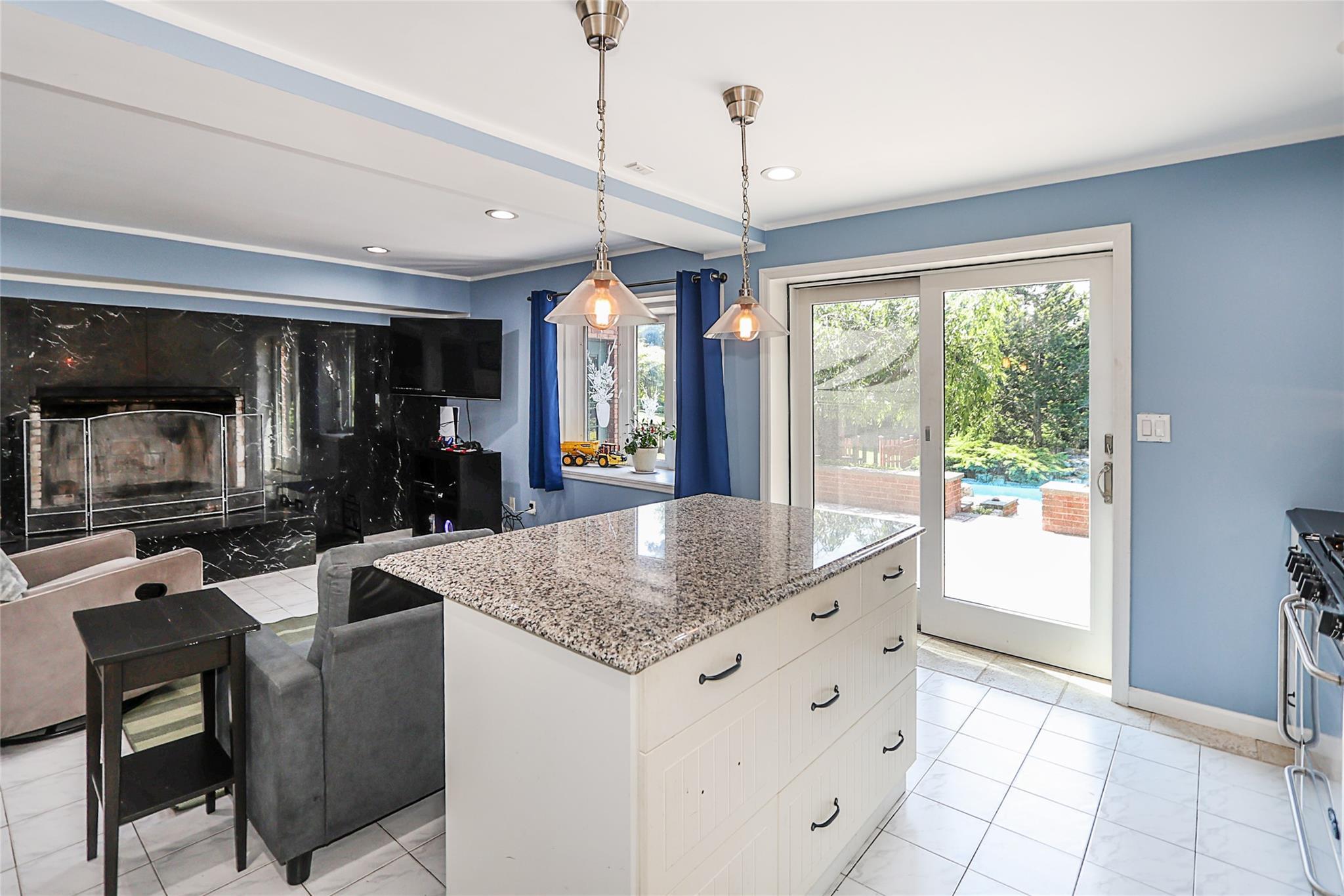 Single Family Marietta Nassau County, NY 11542, MLS-880332-39