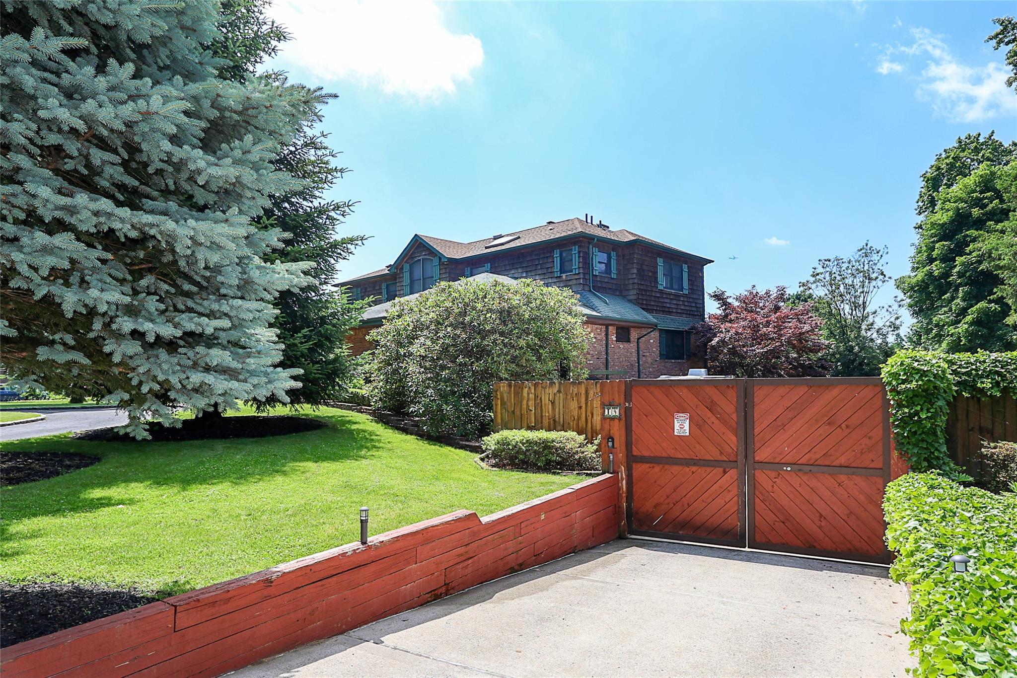 Single Family Marietta Nassau County, NY 11542, MLS-880332-4