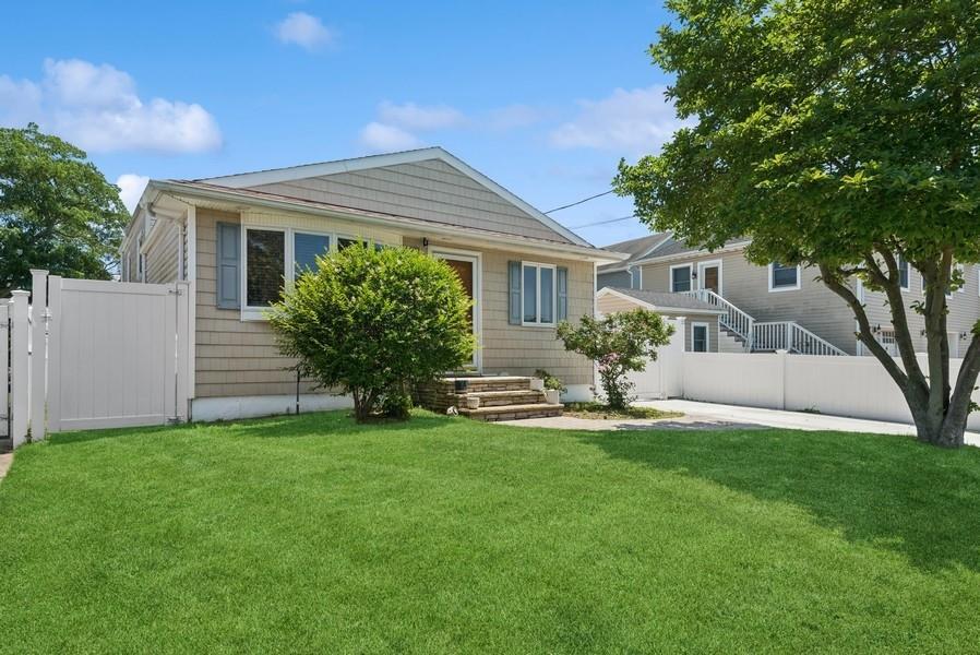 Single Family Coolidge  Suffolk County, NY 11701, MLS-880344-3