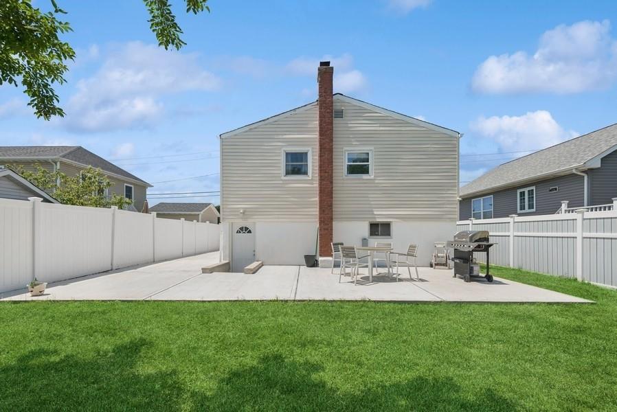 Single Family Coolidge  Suffolk County, NY 11701, MLS-880344-5
