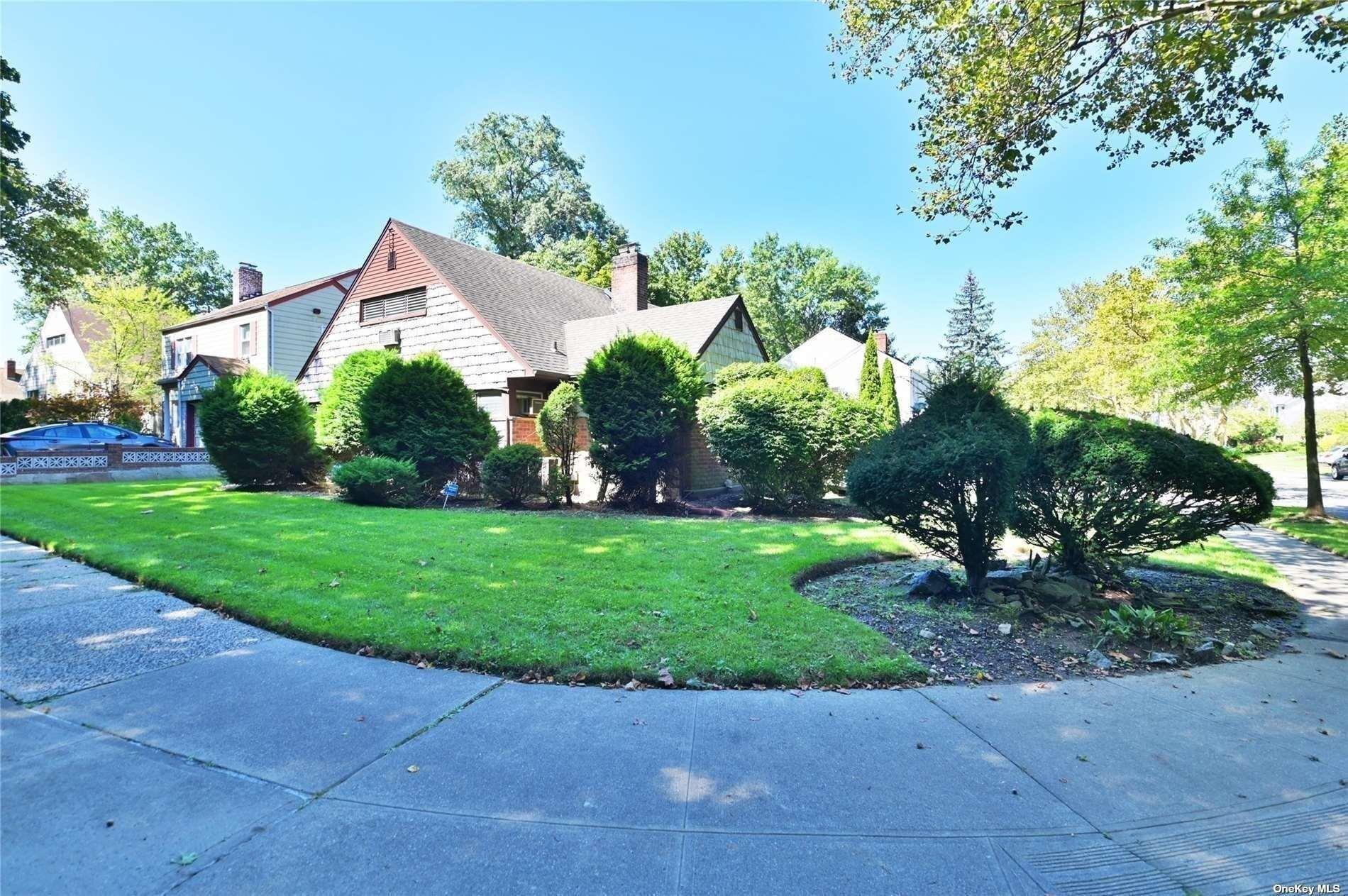 Single Family Peck  Queens, NY 11427, MLS-880352-2