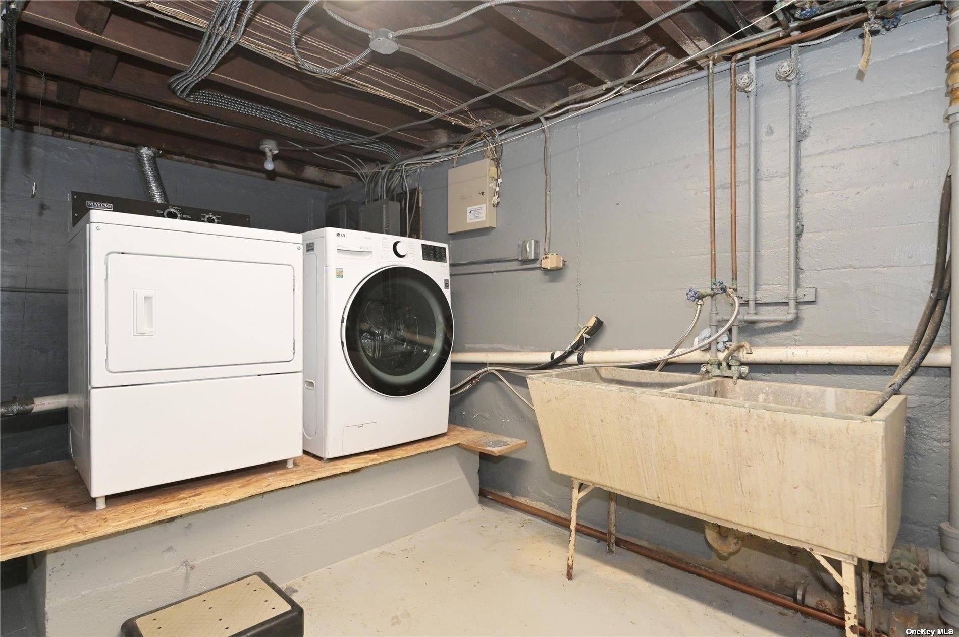 Single Family Peck  Queens, NY 11427, MLS-880352-20