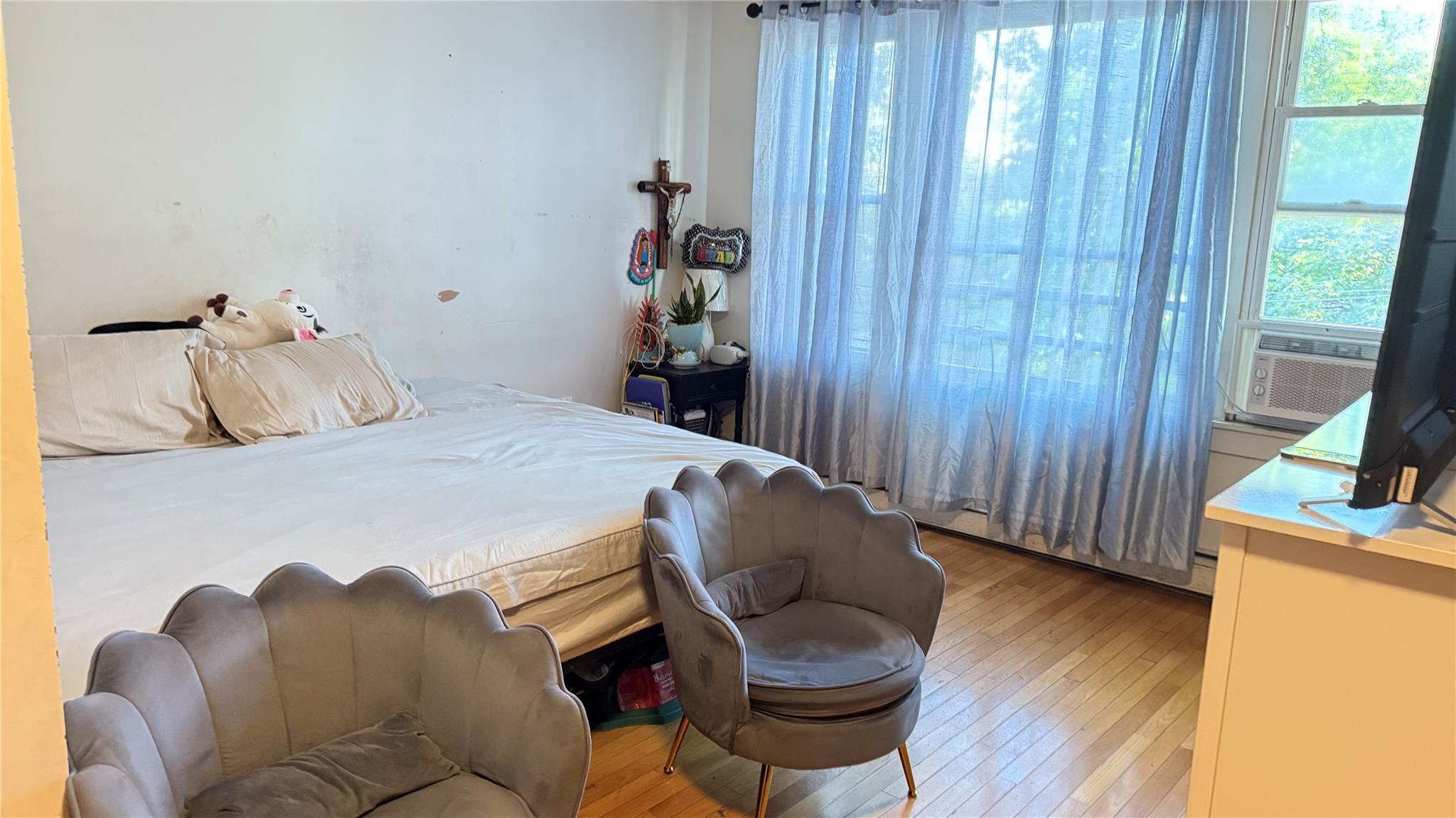Single Family Alstyne  Queens, NY 11368, MLS-880358-5