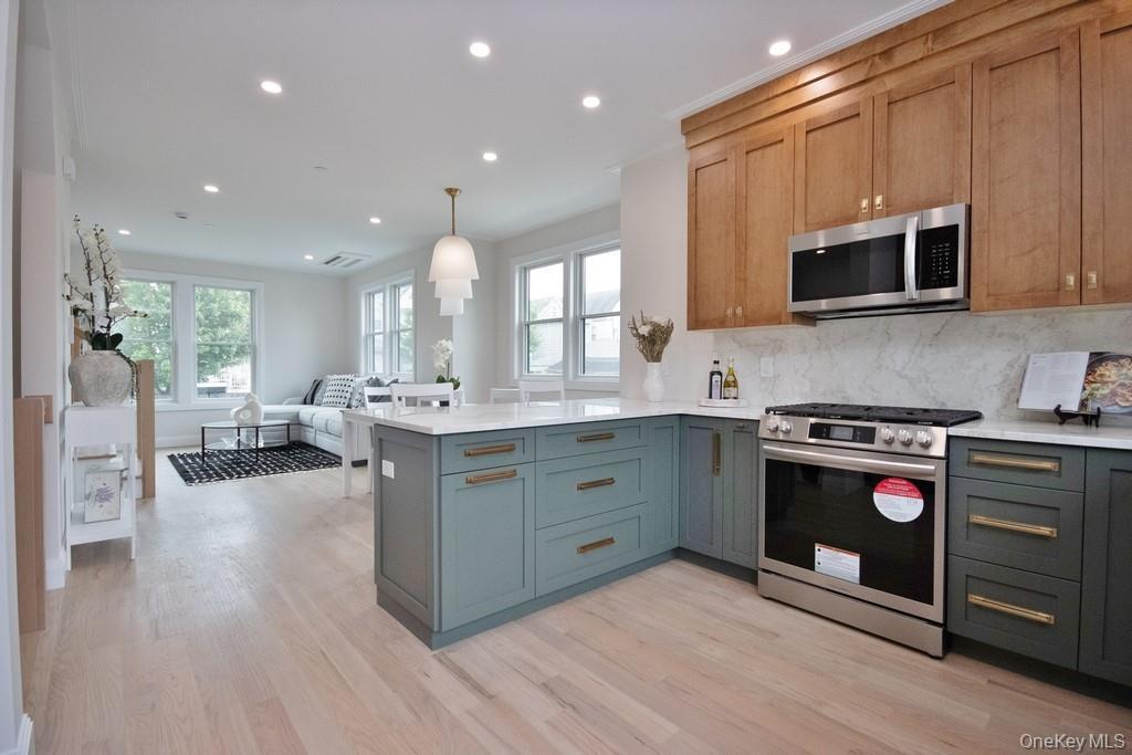 Condo Andrews  Westchester County, NY 10591, MLS-880381-10