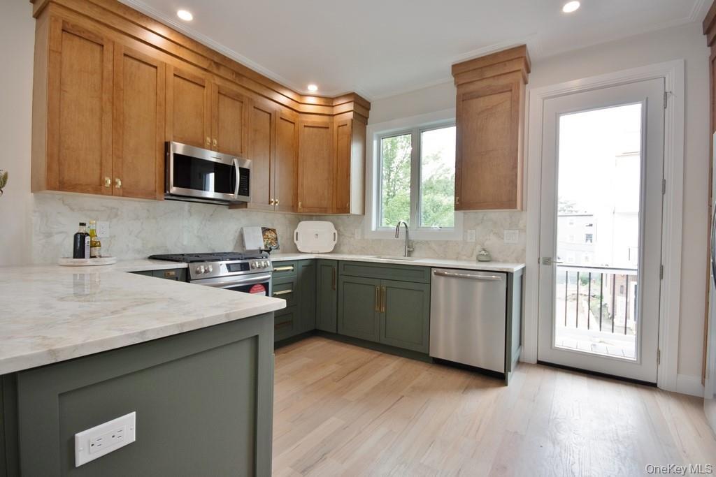 Condo Andrews  Westchester County, NY 10591, MLS-880381-13