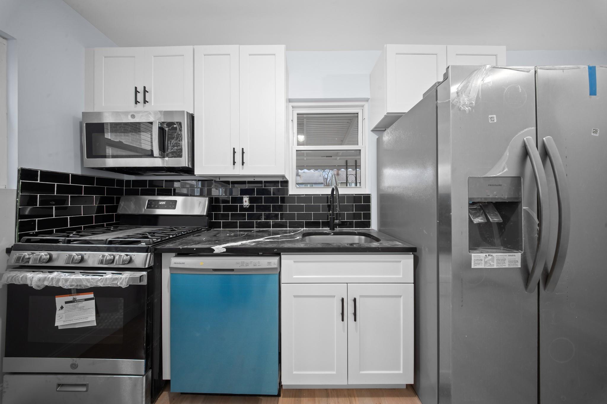 Single Family 118th  Queens, NY 11412, MLS-880389-4