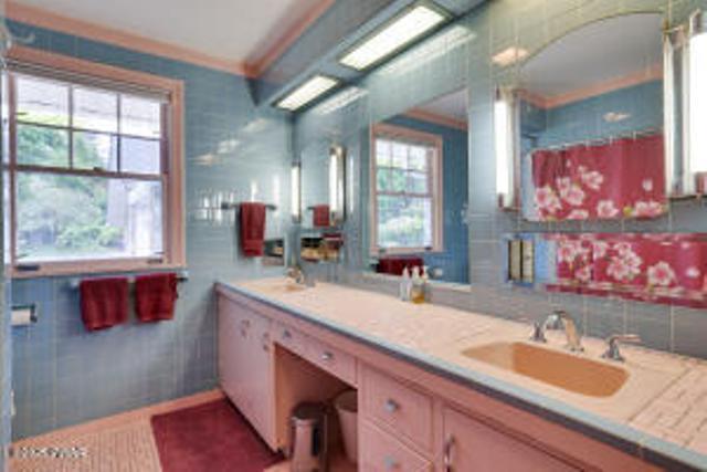 Single Family E Ann  Out Of Area, NY 18337, MLS-880409-39