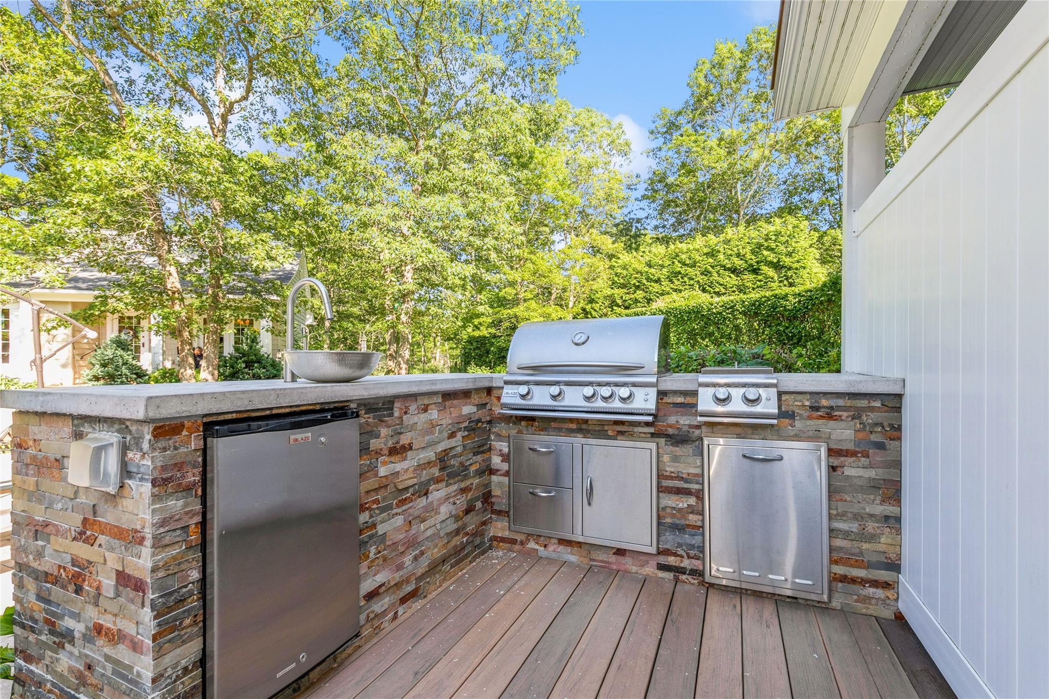 Single Family Hildreth  Suffolk County, NY 11946, MLS-880431-25