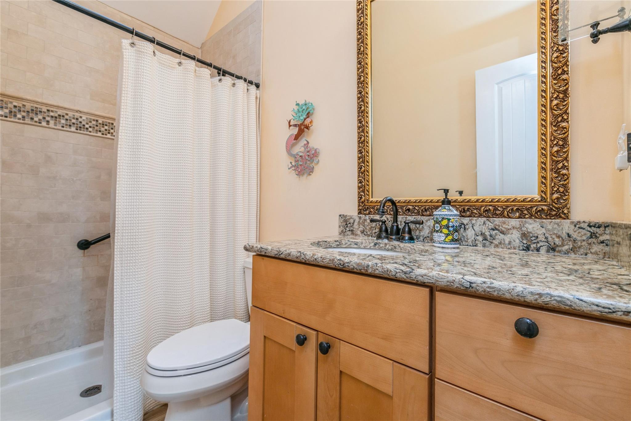 Single Family Hildreth  Suffolk County, NY 11946, MLS-880431-34