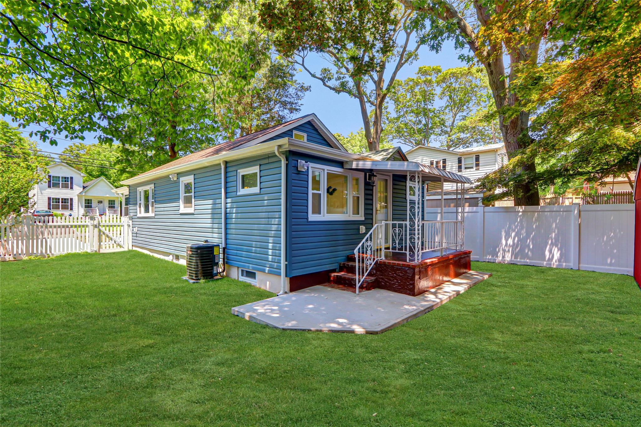 Single Family Eastport  Suffolk County, NY 11789, MLS-880438-15