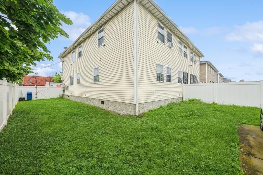 Single Family Almeda  Queens, NY 11692, MLS-880470-15