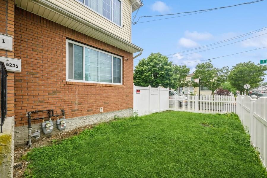 Single Family Almeda  Queens, NY 11692, MLS-880470-18
