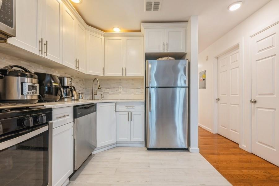 Single Family Almeda  Queens, NY 11692, MLS-880470-3