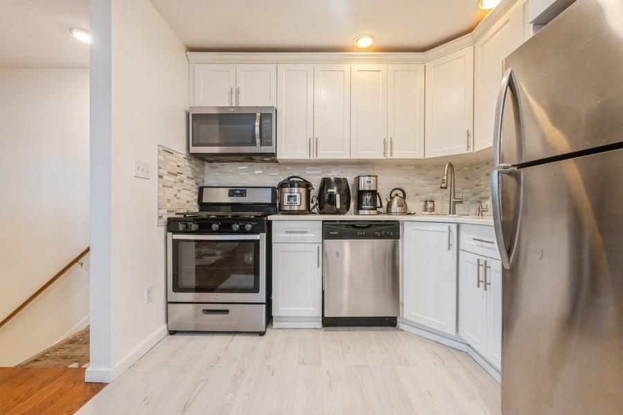 Single Family Almeda  Queens, NY 11692, MLS-880470-4