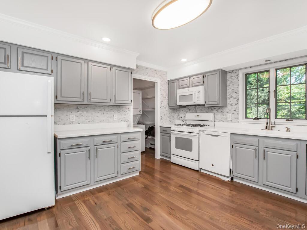 Single Family Brady  Westchester County, NY 10532, MLS-880473-5