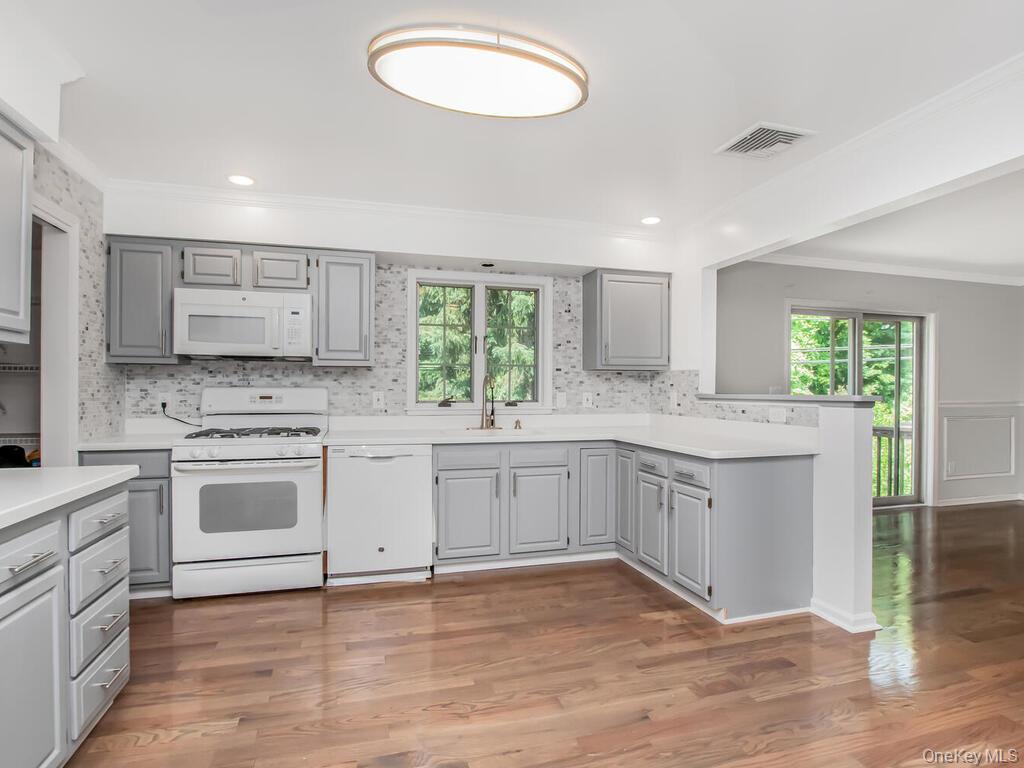 Single Family Brady  Westchester County, NY 10532, MLS-880473-6