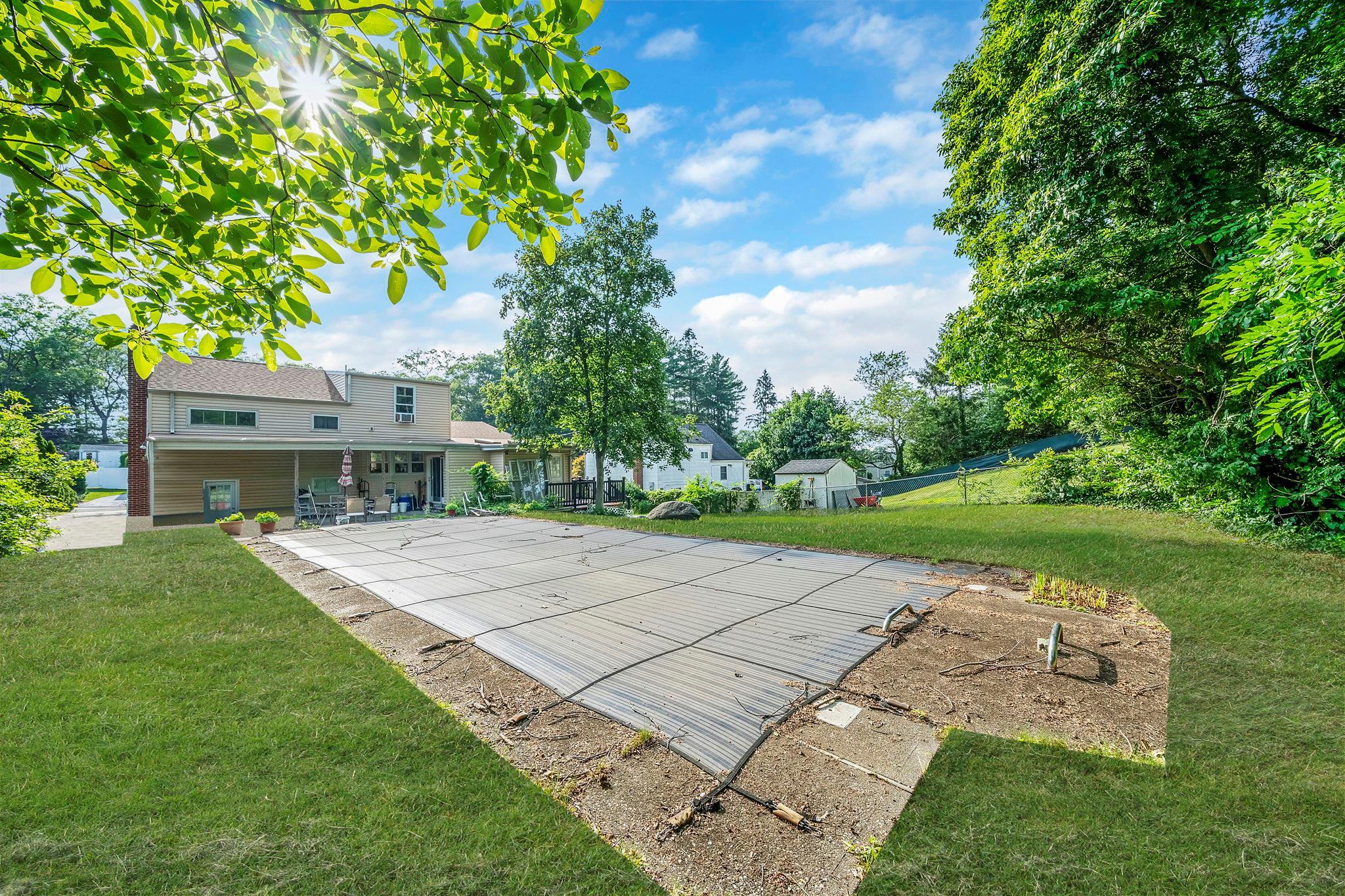 Single Family Cleary  Suffolk County, NY 11779, MLS-880543-20