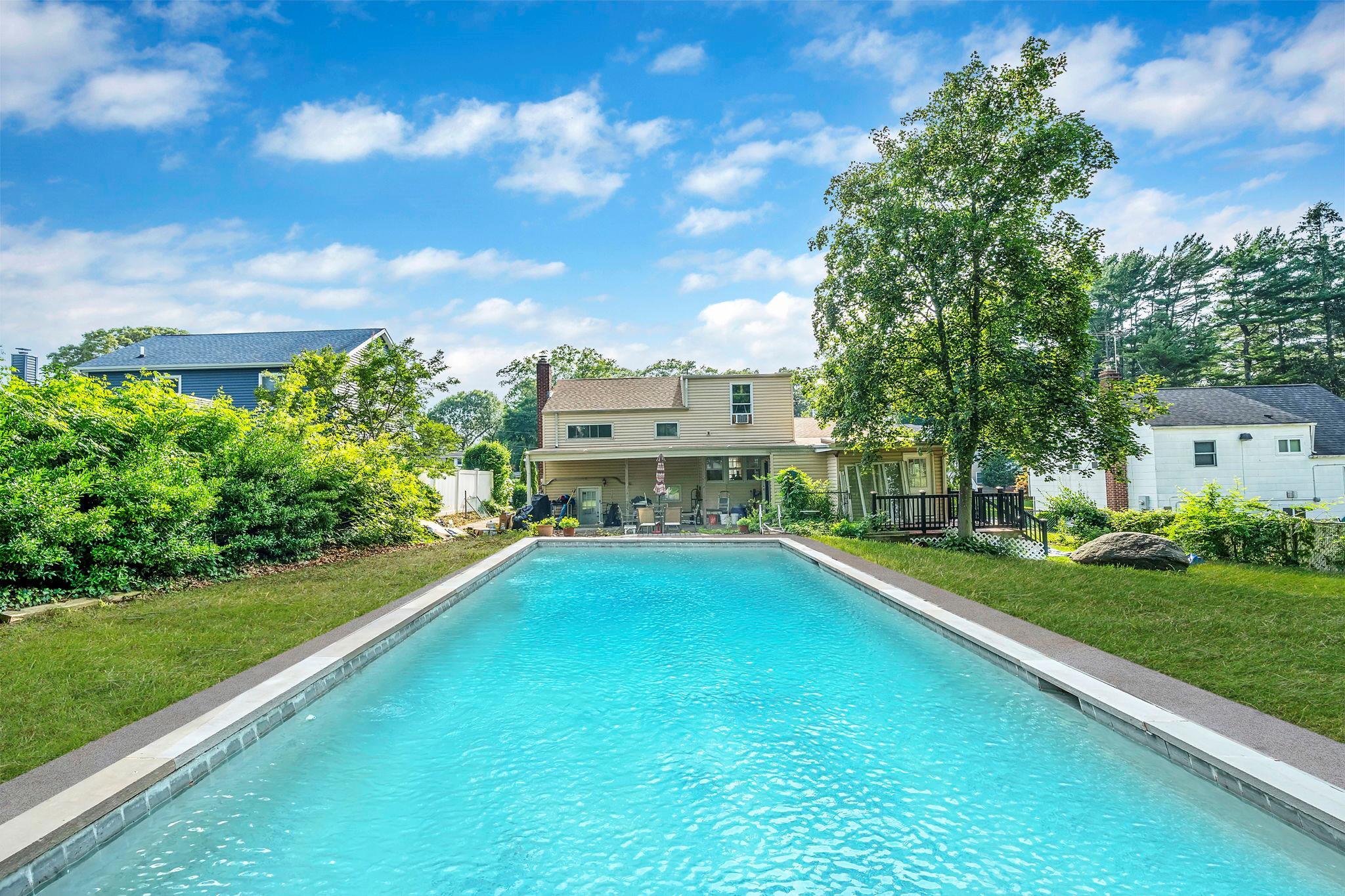 Single Family Cleary  Suffolk County, NY 11779, MLS-880543-29