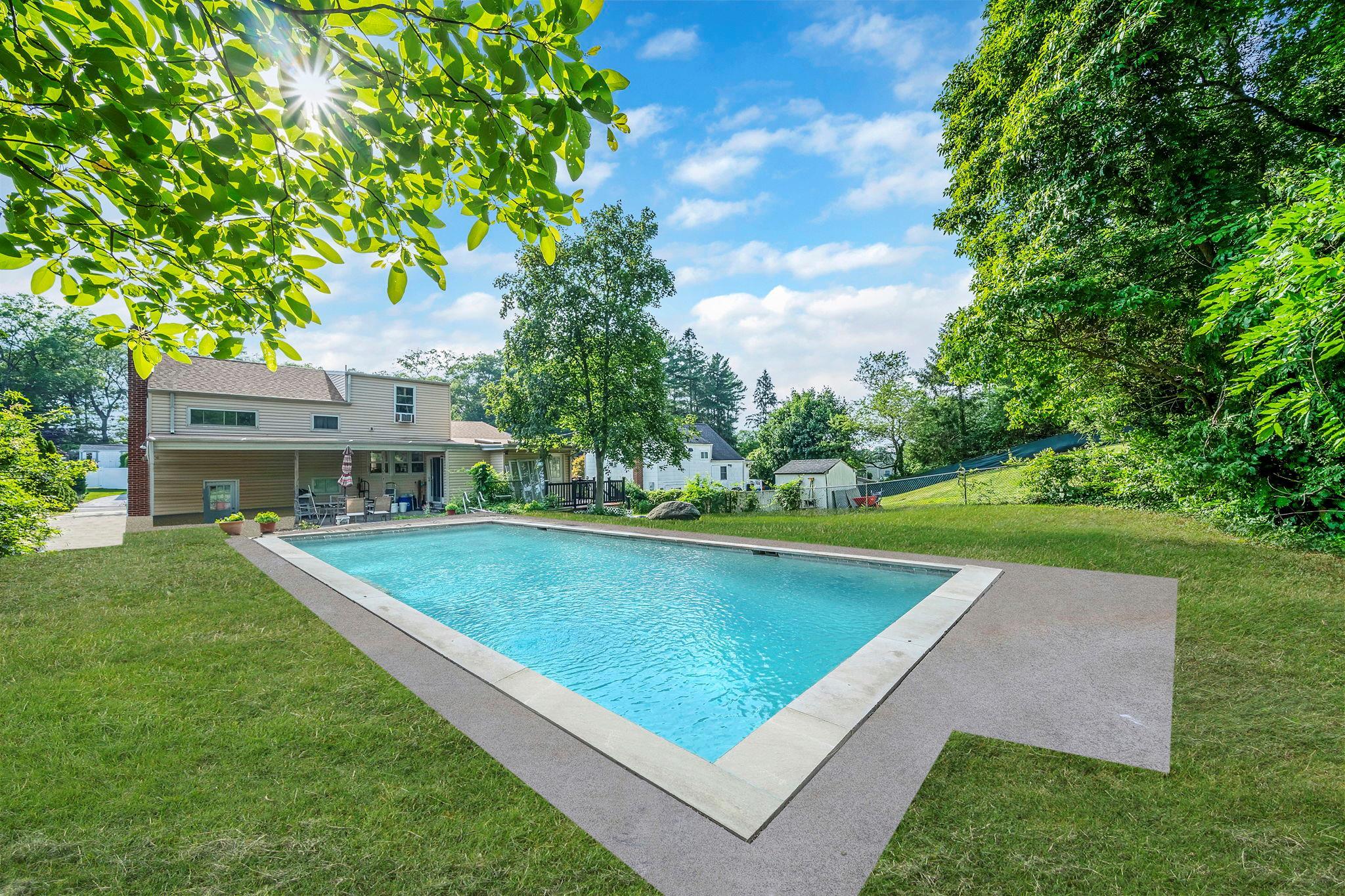Single Family Cleary  Suffolk County, NY 11779, MLS-880543-30