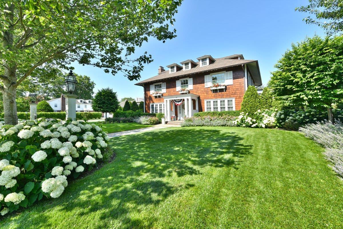 Single Family Nassau  Nassau County, NY 11530, MLS-880544-2