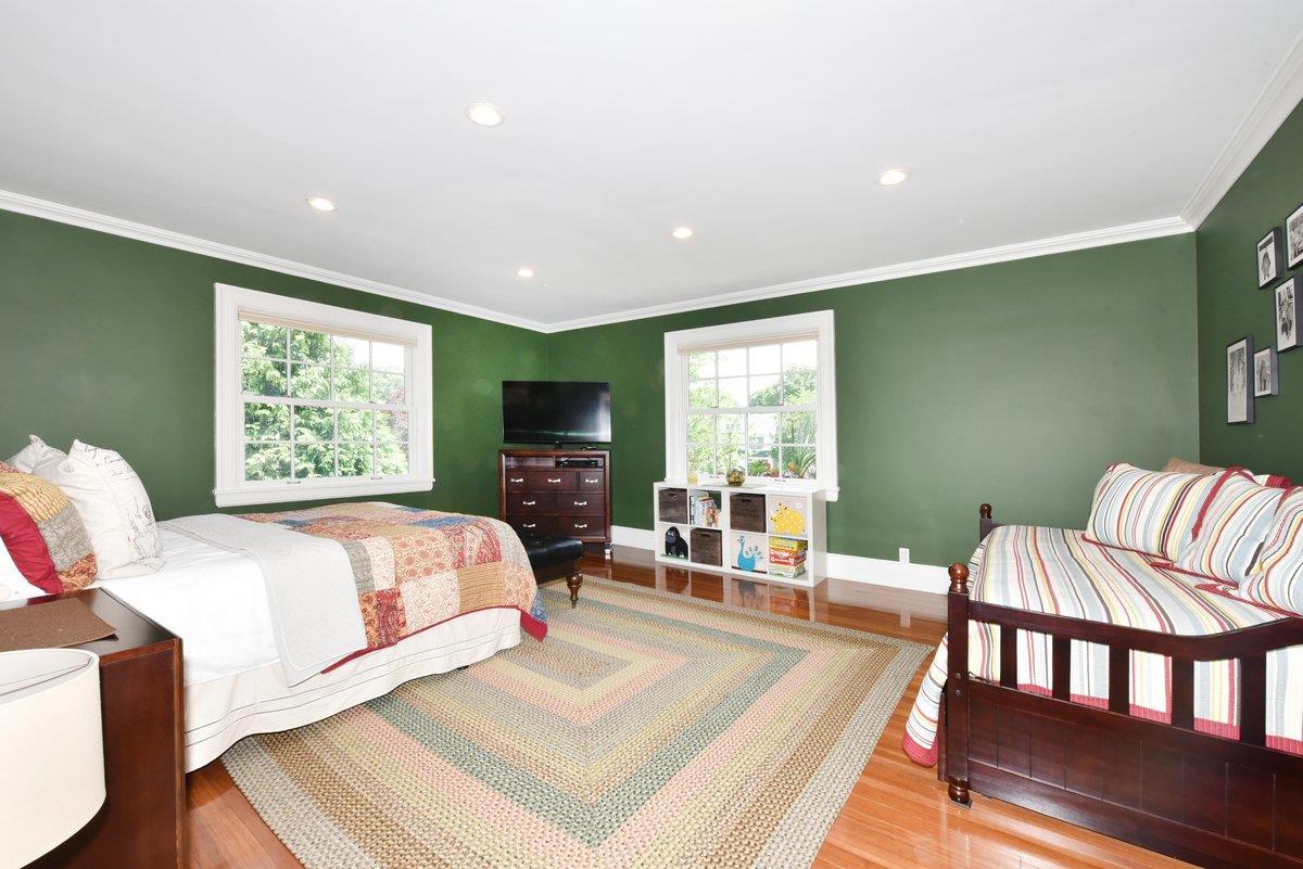 Single Family Nassau  Nassau County, NY 11530, MLS-880544-21