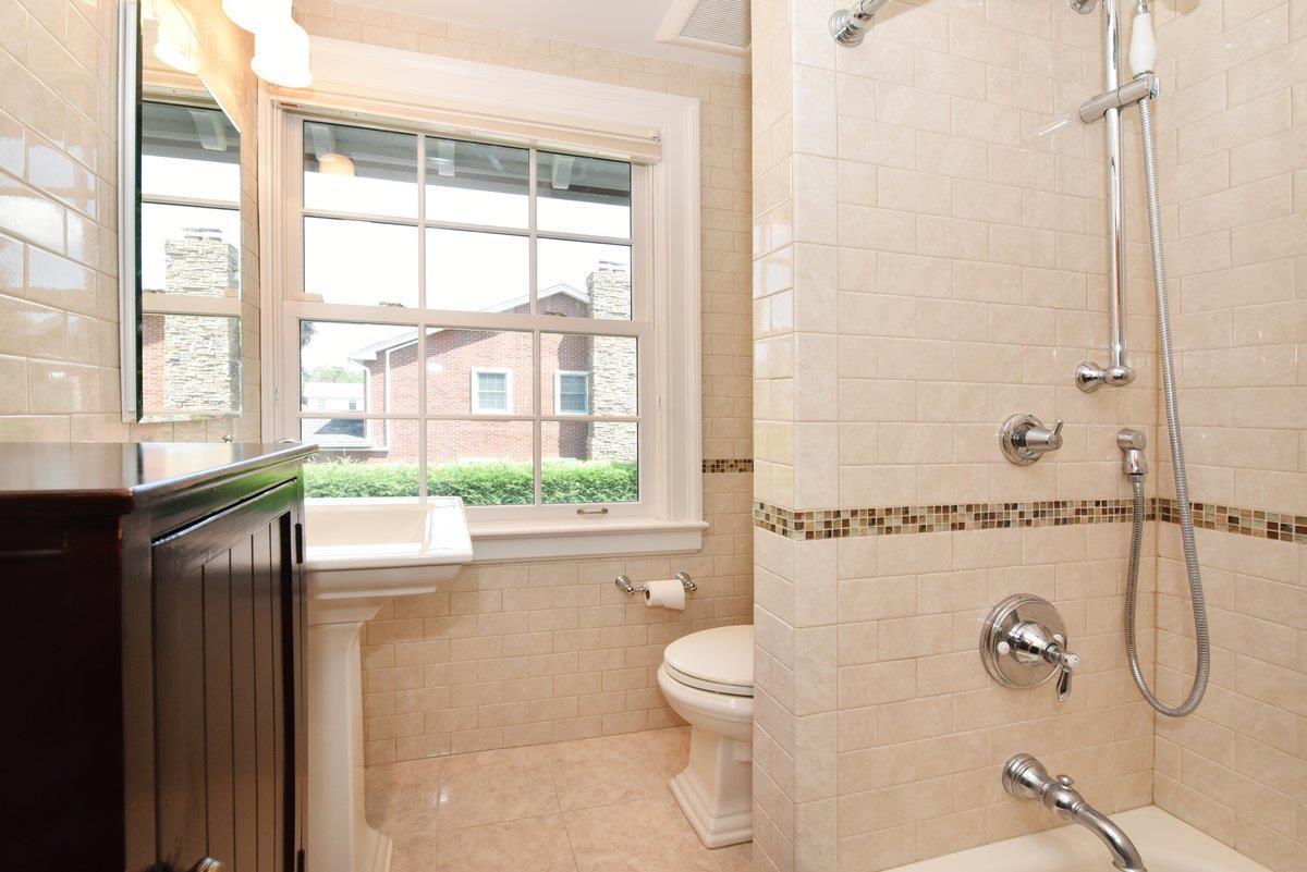 Single Family Nassau  Nassau County, NY 11530, MLS-880544-23