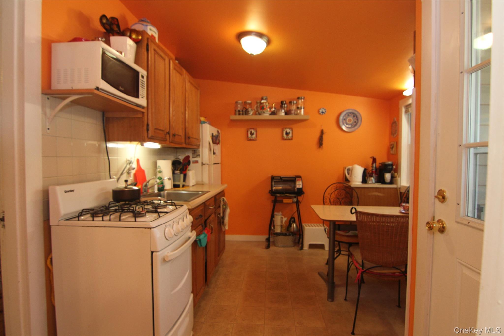 Coop Lexington  Westchester County, NY 10567, MLS-880547-10