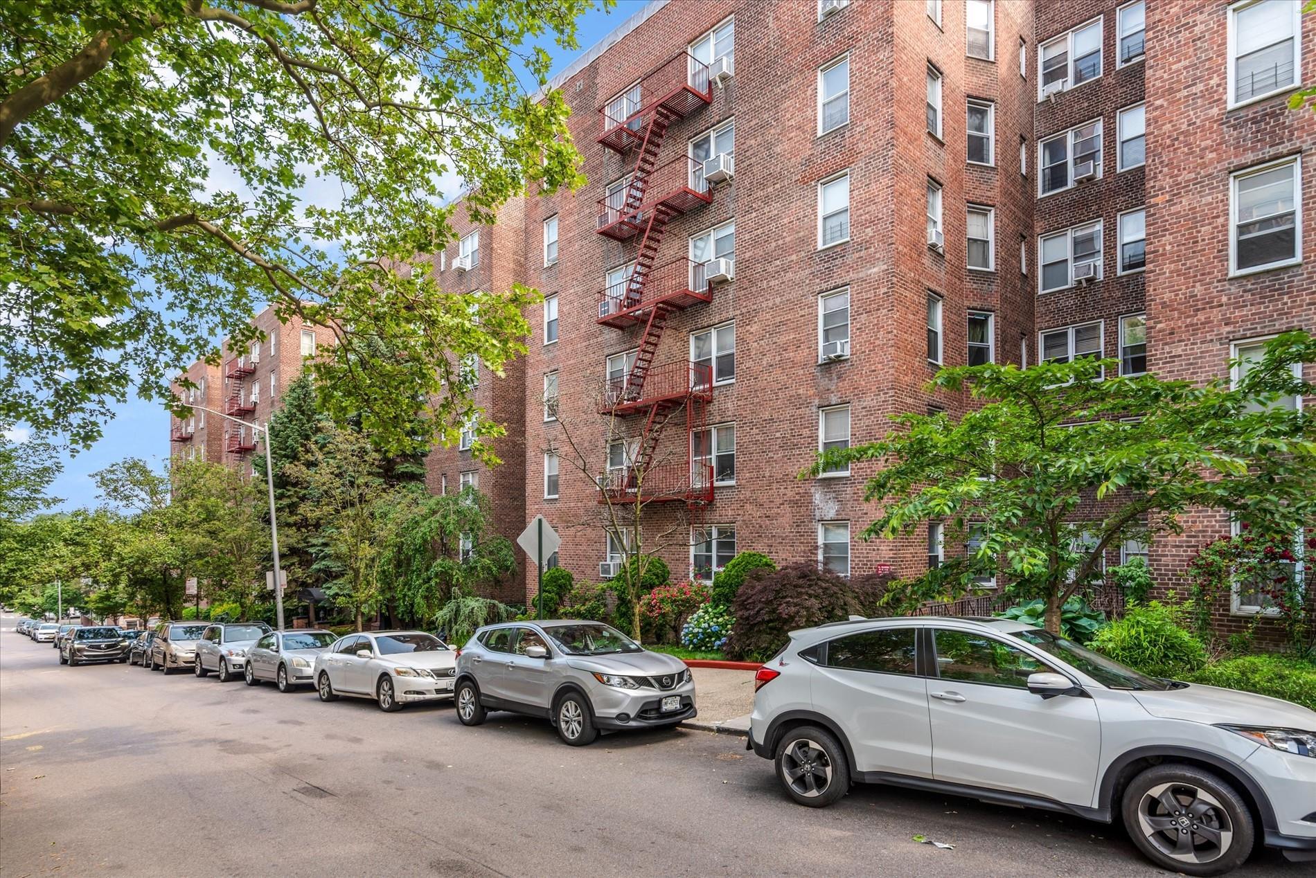 Coop Clyde  Queens, NY 11375, MLS-880551-10