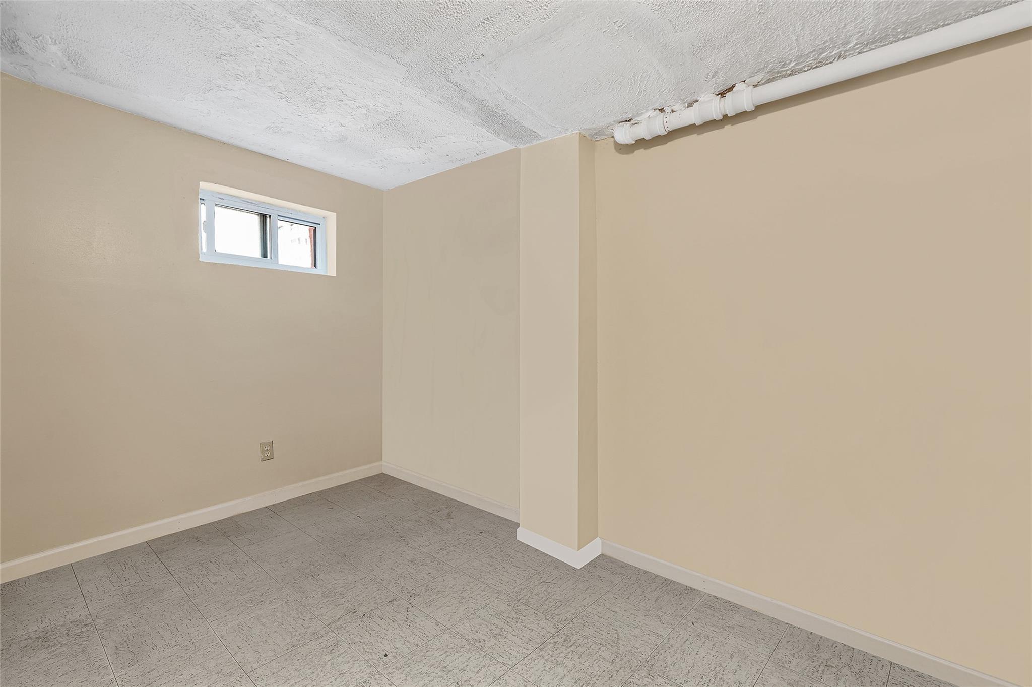 Single Family Branton  Brooklyn, NY 11236, MLS-880555-16