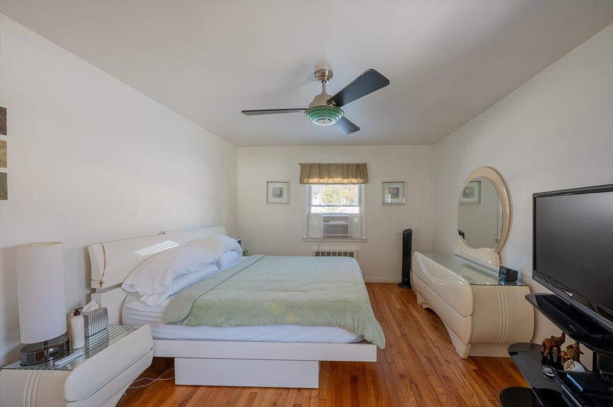 Single Family Pompeii  Queens, NY 11423, MLS-880556-15