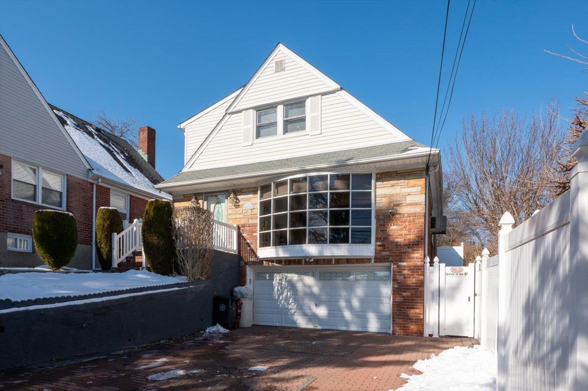 Single Family Pompeii  Queens, NY 11423, MLS-880556-2