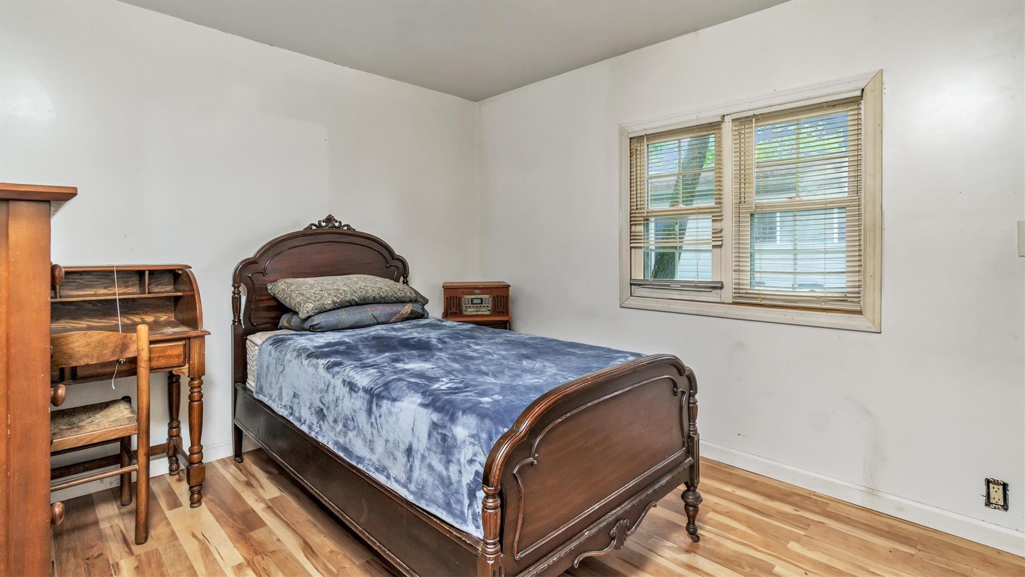 Single Family Daisy  Suffolk County, NY 11716, MLS-880566-13