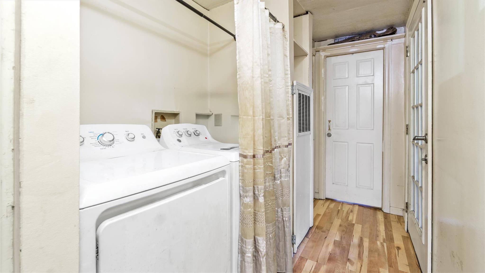 Single Family Daisy  Suffolk County, NY 11716, MLS-880566-15