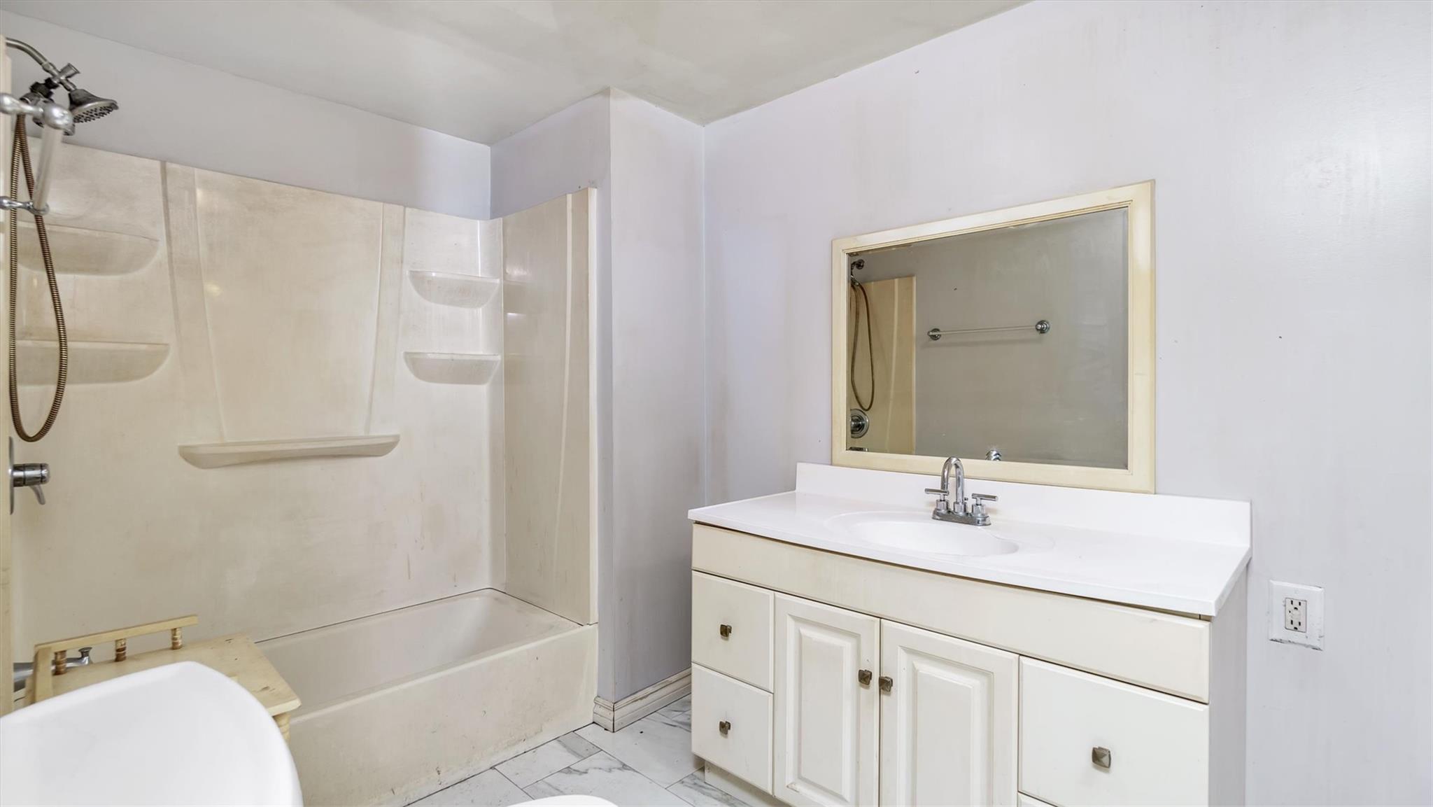 Single Family Daisy  Suffolk County, NY 11716, MLS-880566-16