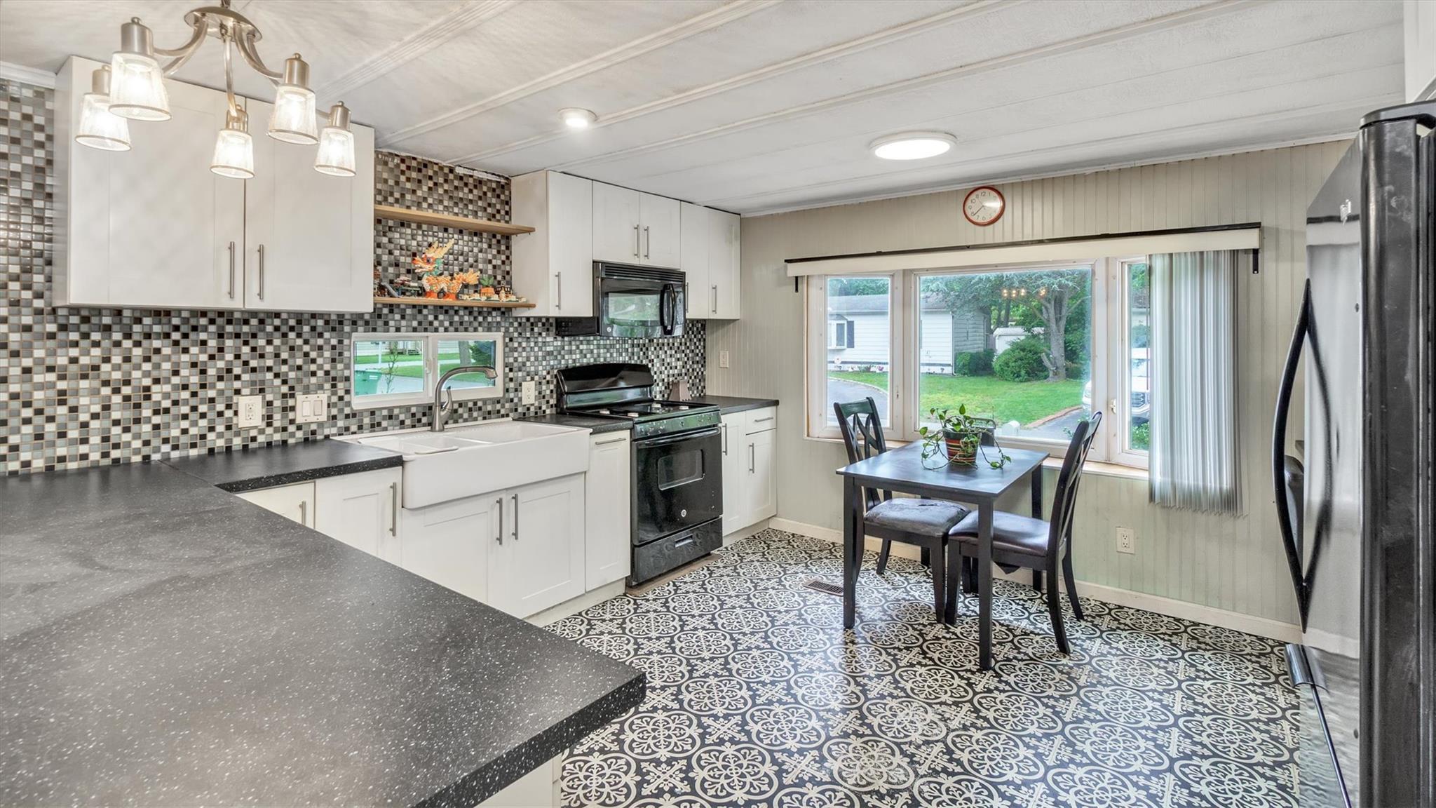 Single Family Daisy  Suffolk County, NY 11716, MLS-880566-6